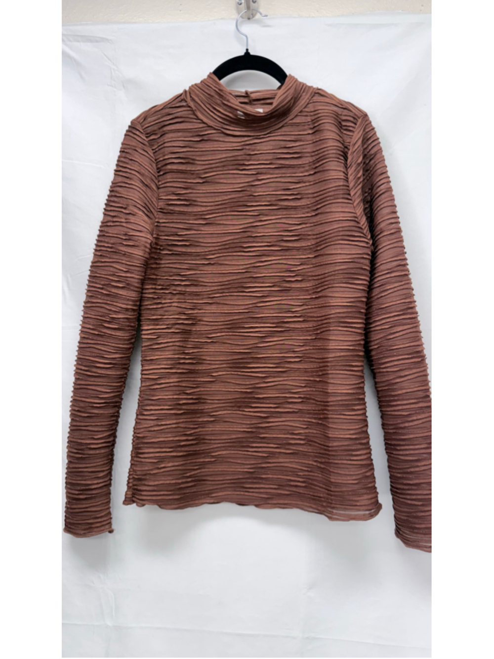 Women's Pilcro Long Sleeve Textured Mock Neck Tee Brown Size M